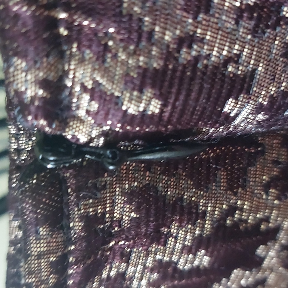 JONES NEW YORK, Size 12, Elegant Metallic Skirt Gold and Brown Color. - Picture 5 of 7